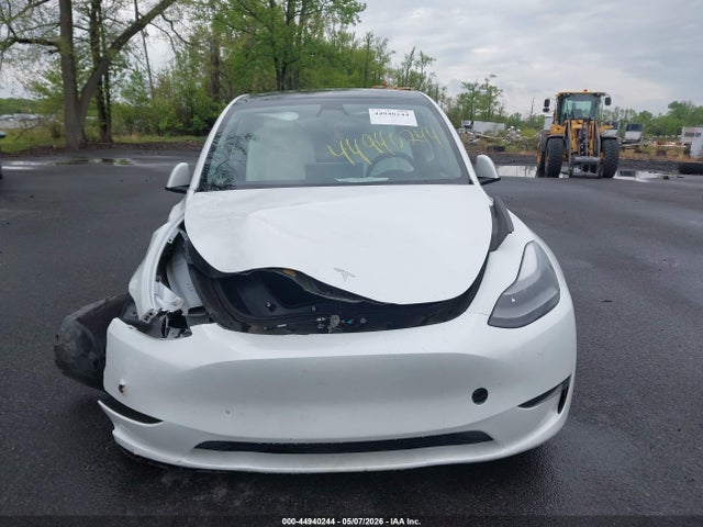 Продаж на аукціоні авто 2023 Tesla Model Y Awd/long Range Dual Motor All-wheel Drive, vin: 7SAYGAEE5PF660431, номер лоту: 44940244