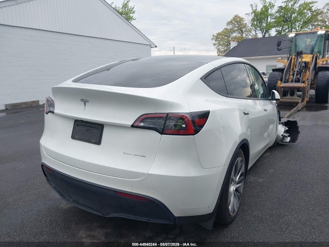 Продаж на аукціоні авто 2023 Tesla Model Y Awd/long Range Dual Motor All-wheel Drive, vin: 7SAYGAEE5PF660431, номер лоту: 44940244