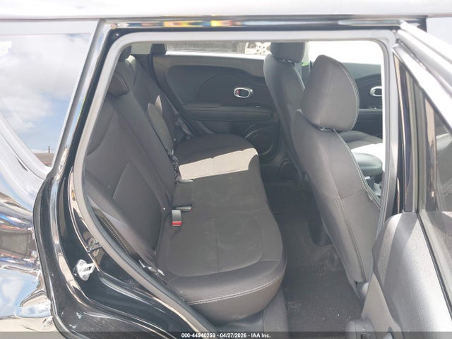 2018 Kia Soul მანქანა იყიდება აუქციონზე, vin: KNDJN2A28J7576381, აუქციონის ნომერი: 44940259