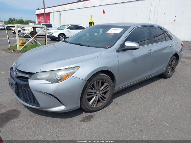 2015 Toyota Camry Se მანქანა იყიდება აუქციონზე, vin: 4T1BF1FK5FU897626, აუქციონის ნომერი: 44940307