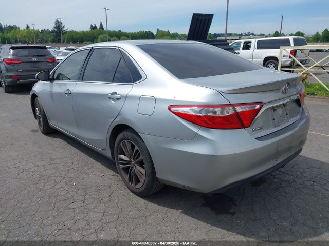 2015 Toyota Camry Se მანქანა იყიდება აუქციონზე, vin: 4T1BF1FK5FU897626, აუქციონის ნომერი: 44940307