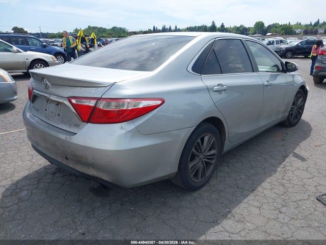 2015 Toyota Camry Se მანქანა იყიდება აუქციონზე, vin: 4T1BF1FK5FU897626, აუქციონის ნომერი: 44940307