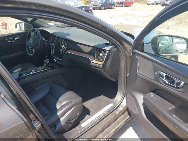 Aukcja sprzedaży 2019 Volvo S60 T6 Momentum, vin: 7JRA22TK3KG014915, numer aukcji: 44940337