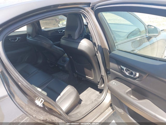 Aukcja sprzedaży 2019 Volvo S60 T6 Momentum, vin: 7JRA22TK3KG014915, numer aukcji: 44940337