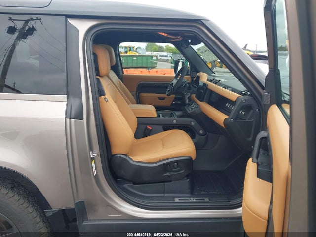 SALEW6EE4P2205565 Land Rover Defender 90 Carpathian Edition/90 V8