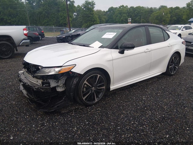 44940412 :رقم المزاد ، 4T1B61HK1JU085102 vin ، 2018 Toyota Camry Xse مزاد بيع