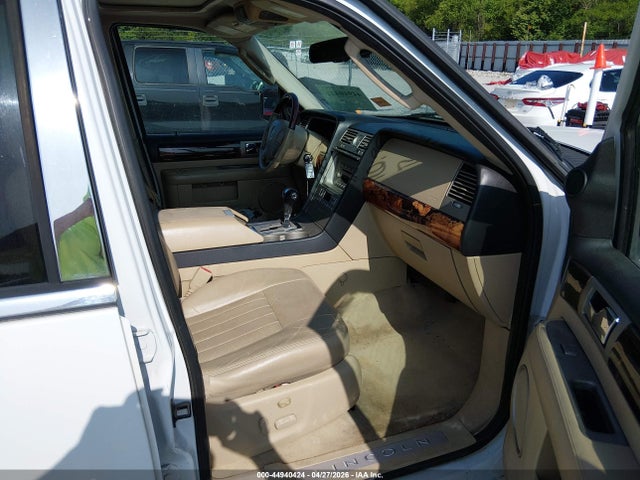 2006 Lincoln Navigator Luxury/ultimate მანქანა იყიდება აუქციონზე, vin: 5LMFU27526LJ01343, აუქციონის ნომერი: 44940424