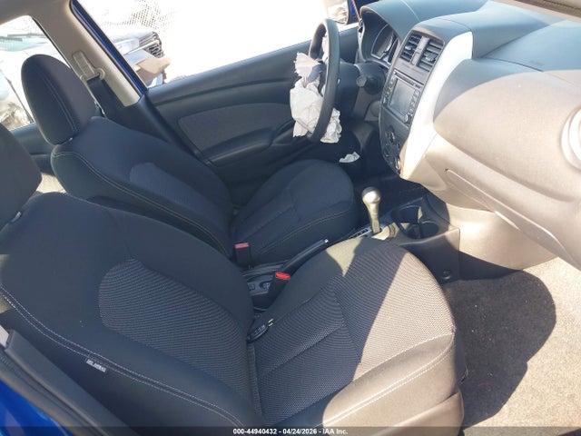 2015 Nissan Versa 1.6 Sl მანქანა იყიდება აუქციონზე, vin: 3N1CN7AP6FL915260, აუქციონის ნომერი: 44940432