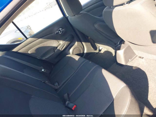 2015 Nissan Versa 1.6 Sl მანქანა იყიდება აუქციონზე, vin: 3N1CN7AP6FL915260, აუქციონის ნომერი: 44940432