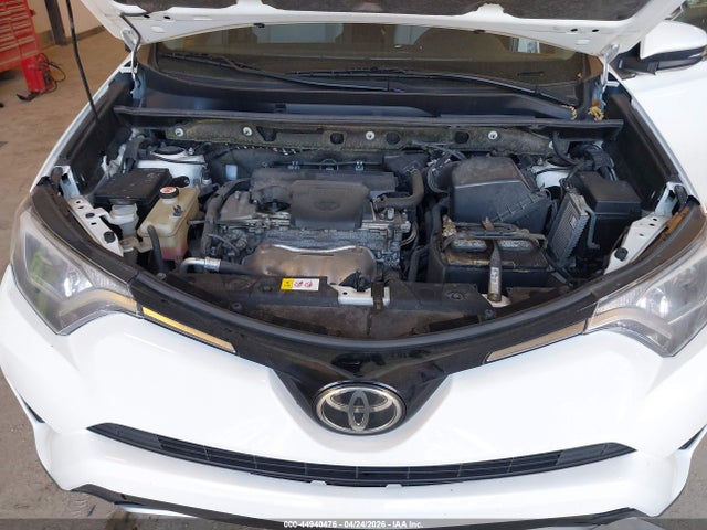 44940476 :رقم المزاد ، JTMRFREV1JJ728825 vin ، 2018 Toyota Rav4 Xle مزاد بيع