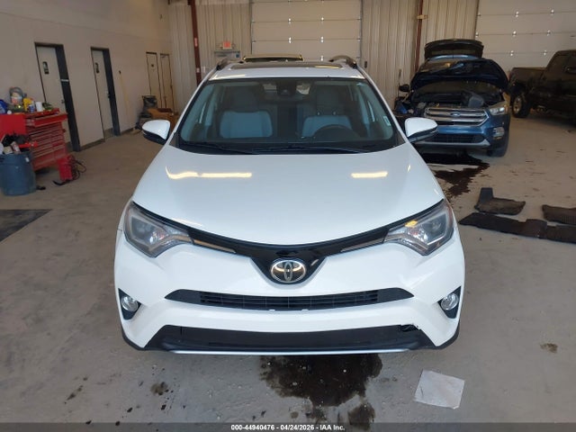 44940476 :رقم المزاد ، JTMRFREV1JJ728825 vin ، 2018 Toyota Rav4 Xle مزاد بيع