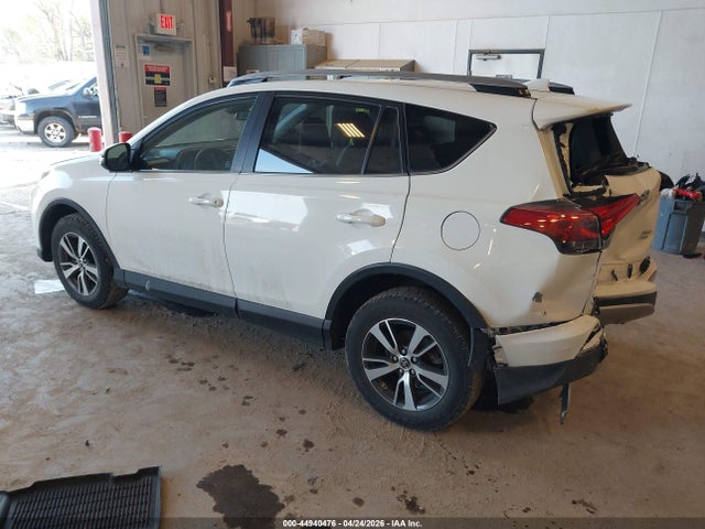 44940476 :رقم المزاد ، JTMRFREV1JJ728825 vin ، 2018 Toyota Rav4 Xle مزاد بيع