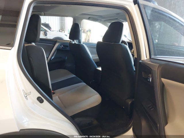 44940476 :رقم المزاد ، JTMRFREV1JJ728825 vin ، 2018 Toyota Rav4 Xle مزاد بيع