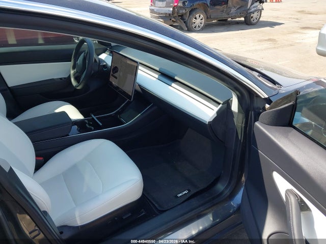 Продажа на аукционе авто 2020 Tesla Model 3, vin: 5YJ3E1EA6LF662726, номер лота: 44940550