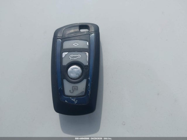 44940566 :رقم المزاد ، WBA8D9G56JNU68636 vin ، 2018 Bmw 330i Xdrive مزاد بيع