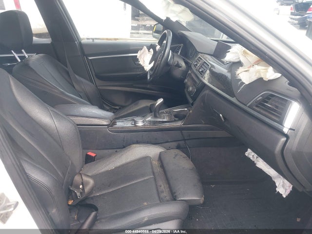 44940566 :رقم المزاد ، WBA8D9G56JNU68636 vin ، 2018 Bmw 330i Xdrive مزاد بيع