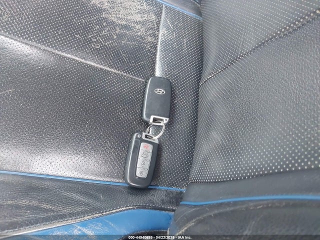 44940695 :رقم المزاد ، KMHTC6AE7DU136234 vin ، 2013 Hyundai Veloster Turbo W/blue مزاد بيع