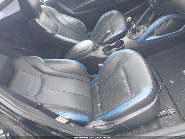 44940695 :رقم المزاد ، KMHTC6AE7DU136234 vin ، 2013 Hyundai Veloster Turbo W/blue مزاد بيع