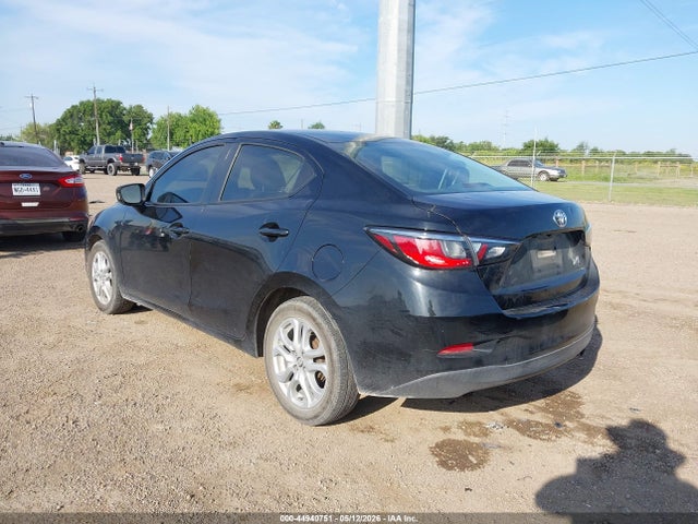 2017 Toyota Yaris Ia მანქანა იყიდება აუქციონზე, vin: 3MYDLBYV2HY195154, აუქციონის ნომერი: 44940751