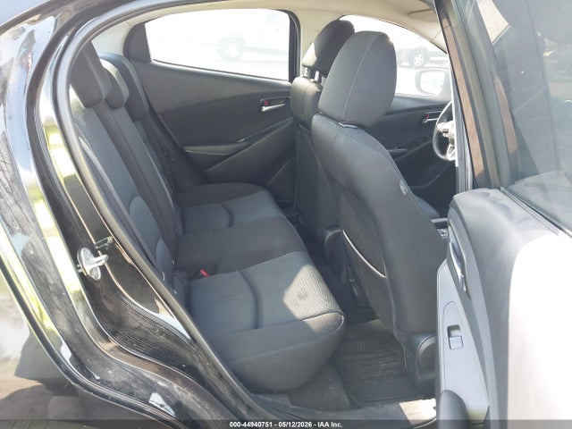 2017 Toyota Yaris Ia მანქანა იყიდება აუქციონზე, vin: 3MYDLBYV2HY195154, აუქციონის ნომერი: 44940751