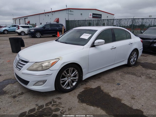 Hyundai Genesis 3.8 2014 KMHGC4DD9EU264212 Image 2