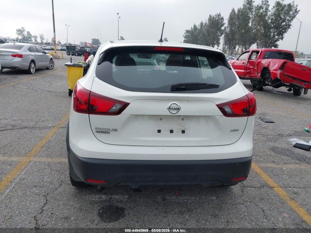 JN1BJ1CR5HW133693 Nissan Rogue Sport S