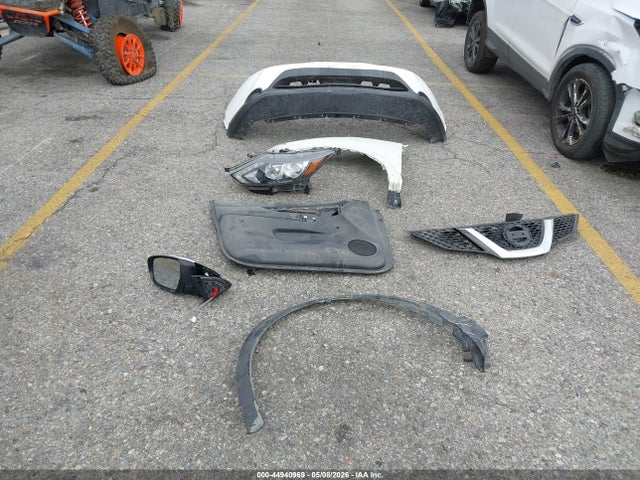 JN1BJ1CR5HW133693 Nissan Rogue Sport S