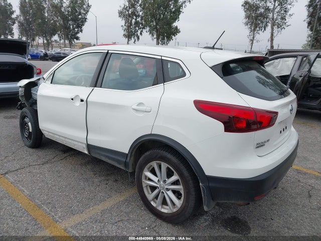 JN1BJ1CR5HW133693 Nissan Rogue Sport S