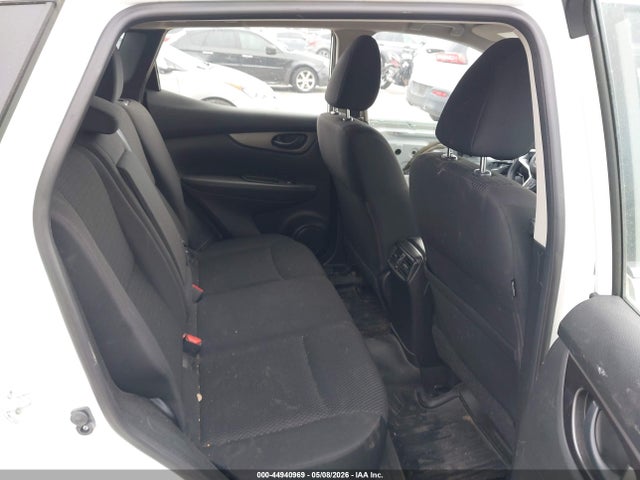 JN1BJ1CR5HW133693 Nissan Rogue Sport S