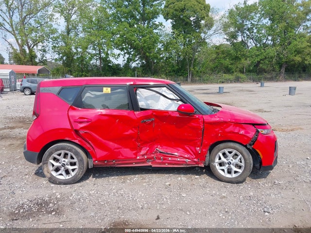 2022 Kia Soul S მანქანა იყიდება აუქციონზე, vin: KNDJ23AUXN7154263, აუქციონის ნომერი: 44940996