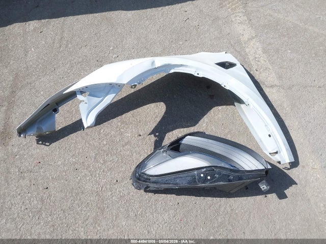2022 Tesla Model Y Performance Dual Motor All-wheel Drive მანქანა იყიდება აუქციონზე, vin: 7SAYGDEF4NF523875, აუქციონის ნომერი: 44941005