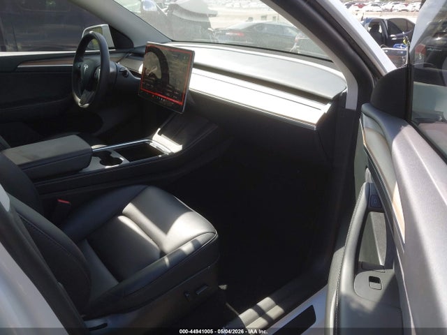 44941005 :رقم المزاد ، 7SAYGDEF4NF523875 vin ، 2022 Tesla Model Y Performance Dual Motor All-wheel Drive مزاد بيع