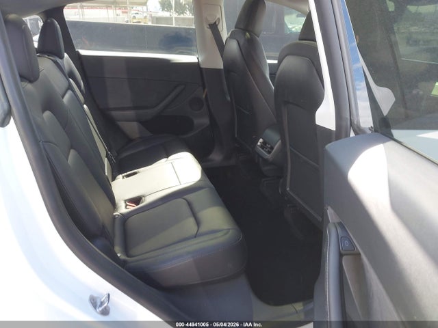 2022 Tesla Model Y Performance Dual Motor All-wheel Drive მანქანა იყიდება აუქციონზე, vin: 7SAYGDEF4NF523875, აუქციონის ნომერი: 44941005