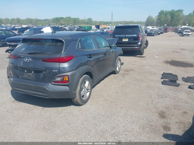 44941040 :رقم المزاد ، KM8K1CAAXJU108162 vin ، 2018 Hyundai Kona Se مزاد بيع