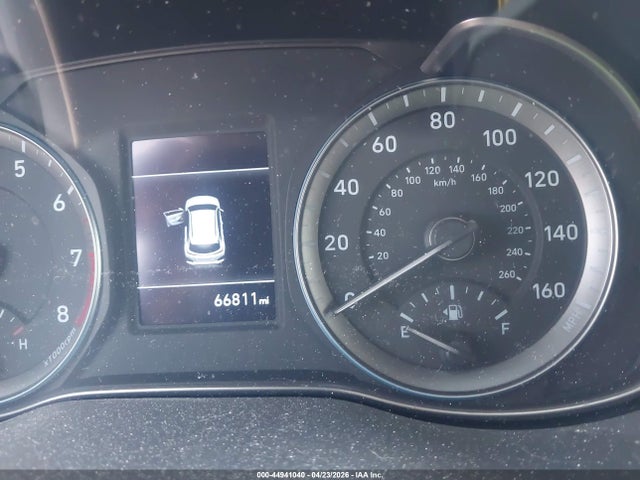 44941040 :رقم المزاد ، KM8K1CAAXJU108162 vin ، 2018 Hyundai Kona Se مزاد بيع