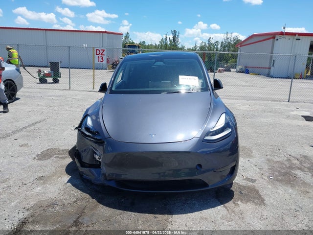 Продажа на аукционе авто 2023 Tesla Model Y Awd/long Range Dual Motor All-wheel Drive, vin: 7SAYGAEE8PF917730, номер лота: 44941078