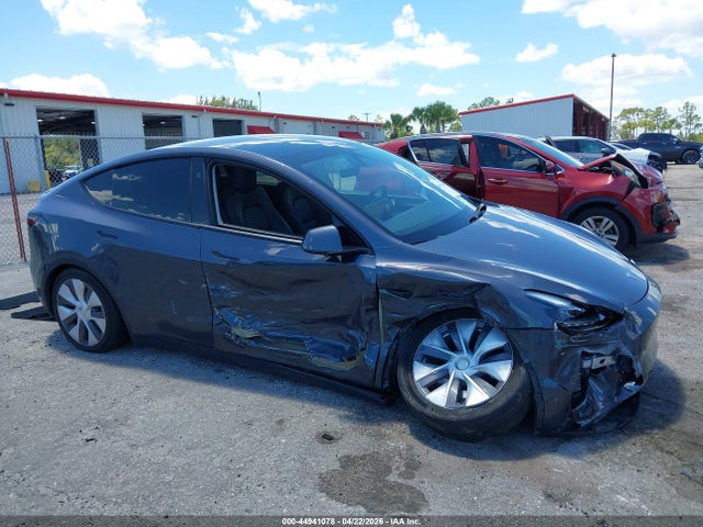 Продажа на аукционе авто 2023 Tesla Model Y Awd/long Range Dual Motor All-wheel Drive, vin: 7SAYGAEE8PF917730, номер лота: 44941078
