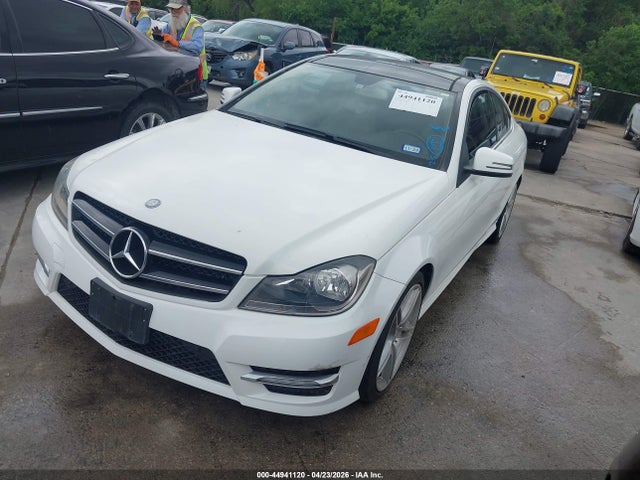 2015 Mercedes-benz C 250 მანქანა იყიდება აუქციონზე, vin: WDDGJ4HB1FG398138, აუქციონის ნომერი: 44941120