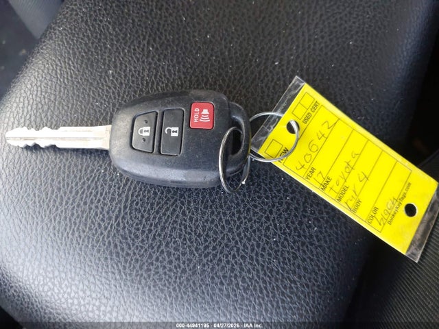 Toyota RAV4 LE 2017 2T3BFREV4HW622947 Image 11
