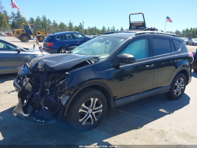 Toyota RAV4 LE 2017 2T3BFREV4HW622947 Image 2