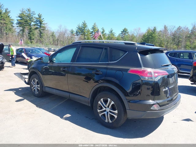Toyota RAV4 LE 2017 2T3BFREV4HW622947 Image 3