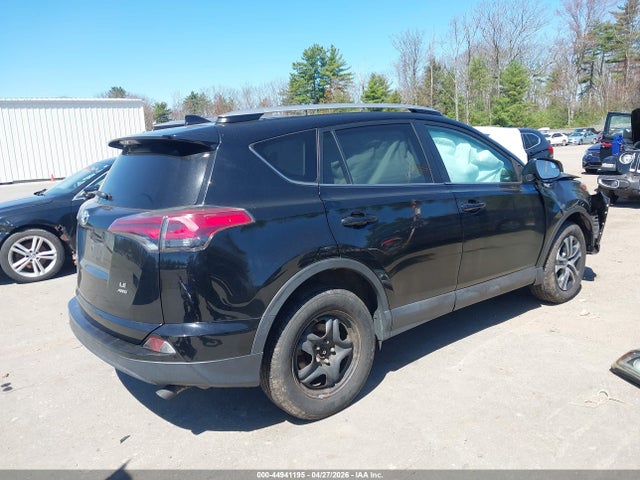 Toyota RAV4 LE 2017 2T3BFREV4HW622947 Image 4