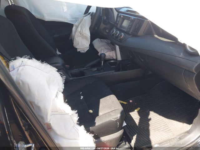 Toyota RAV4 LE 2017 2T3BFREV4HW622947 Image 5