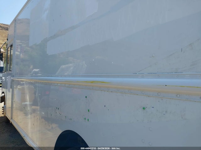 Ford F-59 Commercial Stripped 2014 1F65F5KYXE0A06144 Image 18