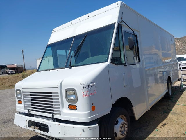 Ford F-59 Commercial Stripped 2014 1F65F5KYXE0A06144 Image 2