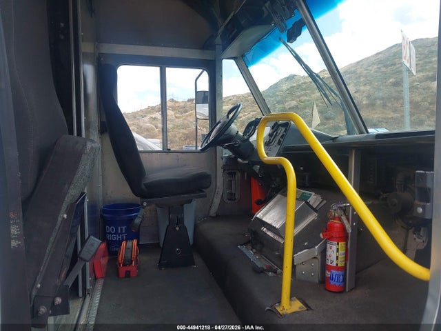 Ford F-59 Commercial Stripped 2014 1F65F5KYXE0A06144 Image 7