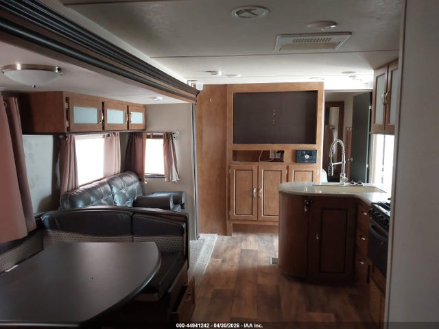 Продаж на аукціоні авто 2017 Forest River 32 Bhds, vin: 4X4TSMH24H8061850, номер лоту: 44941242