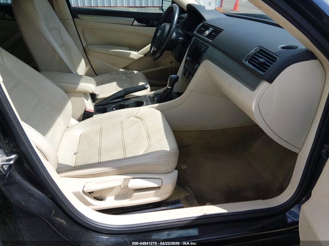 2015 Volkswagen Passat 1.8t Limited Edition მანქანა იყიდება აუქციონზე, vin: 1VWAS7A38FC094598, აუქციონის ნომერი: 44941278