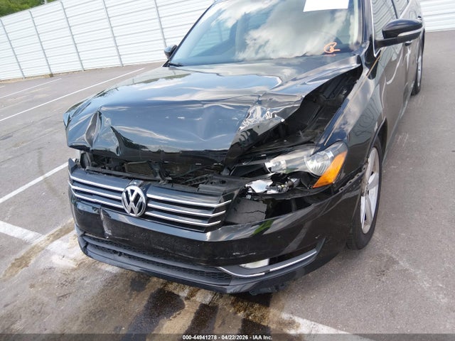 2015 Volkswagen Passat 1.8t Limited Edition მანქანა იყიდება აუქციონზე, vin: 1VWAS7A38FC094598, აუქციონის ნომერი: 44941278