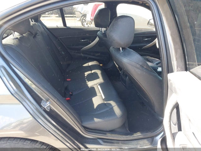 44941449 :رقم المزاد ، WBA3C3C51EPV90637 vin ، 2014 Bmw 320i Xdrive مزاد بيع